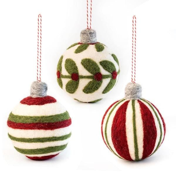 Christmas Decoration Set - Green and Red Decorative Baubles