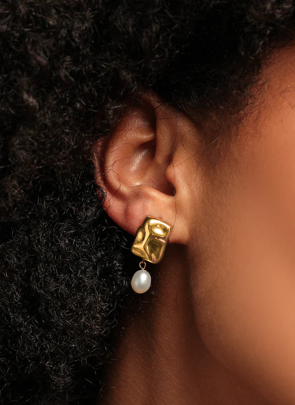 Nile Pearl Earrings