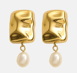 Nile Pearl Earrings